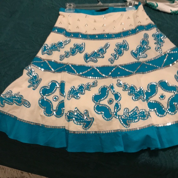 Sequin detailed teal and white midi skirt - Picture 4 of 4